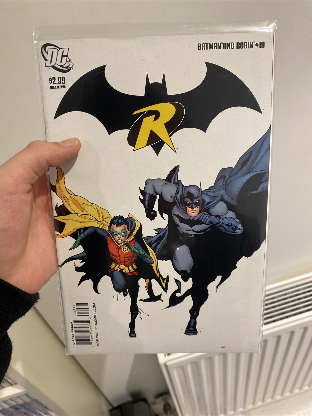 BATMAN AND ROBIN VOLUME 1 NO.19 VO IN MINT / NEAR MINT MAR MARCH 2011