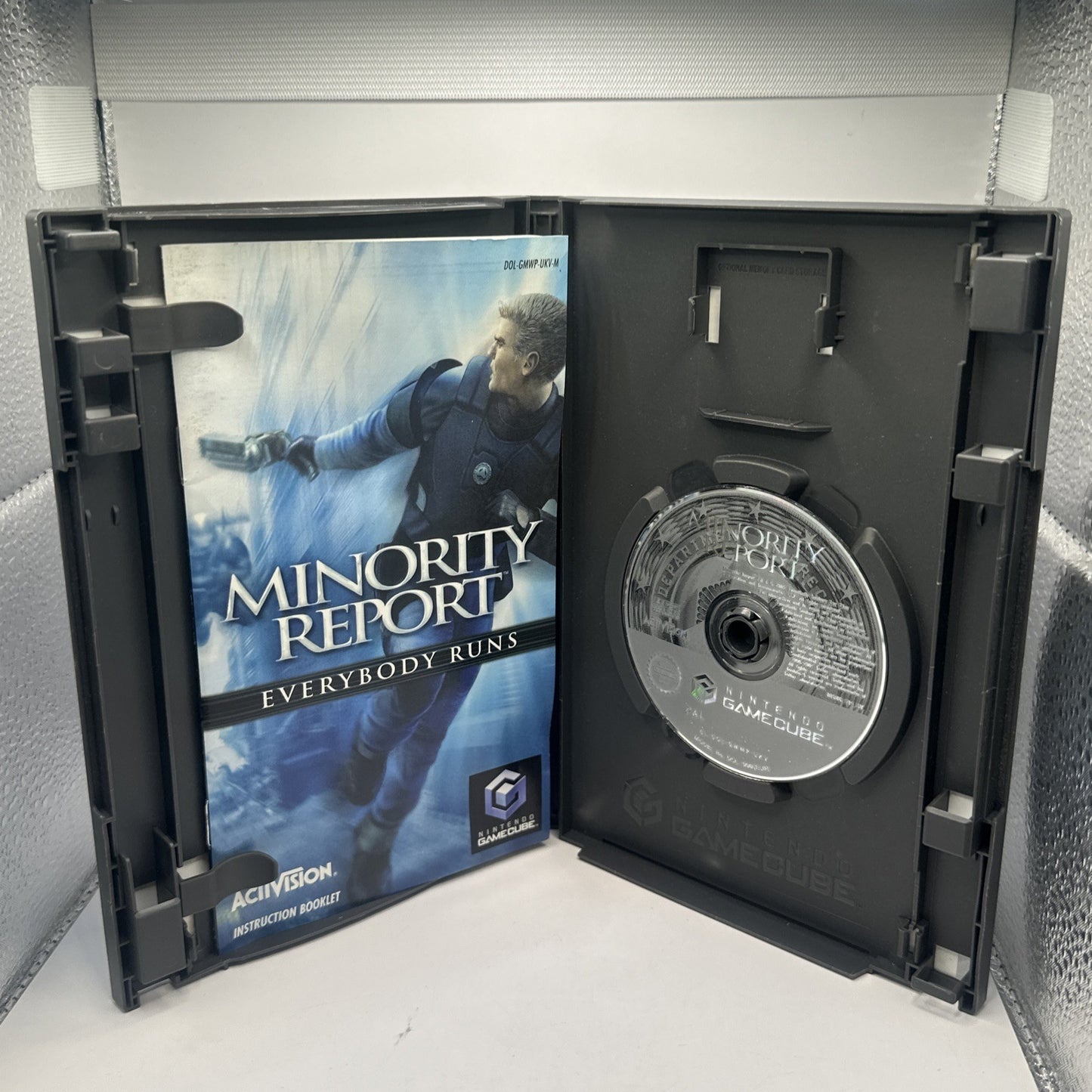 Minority Report: Everybody Runs • Nintendo GameCube Game + Manual (2002) PAL CIB