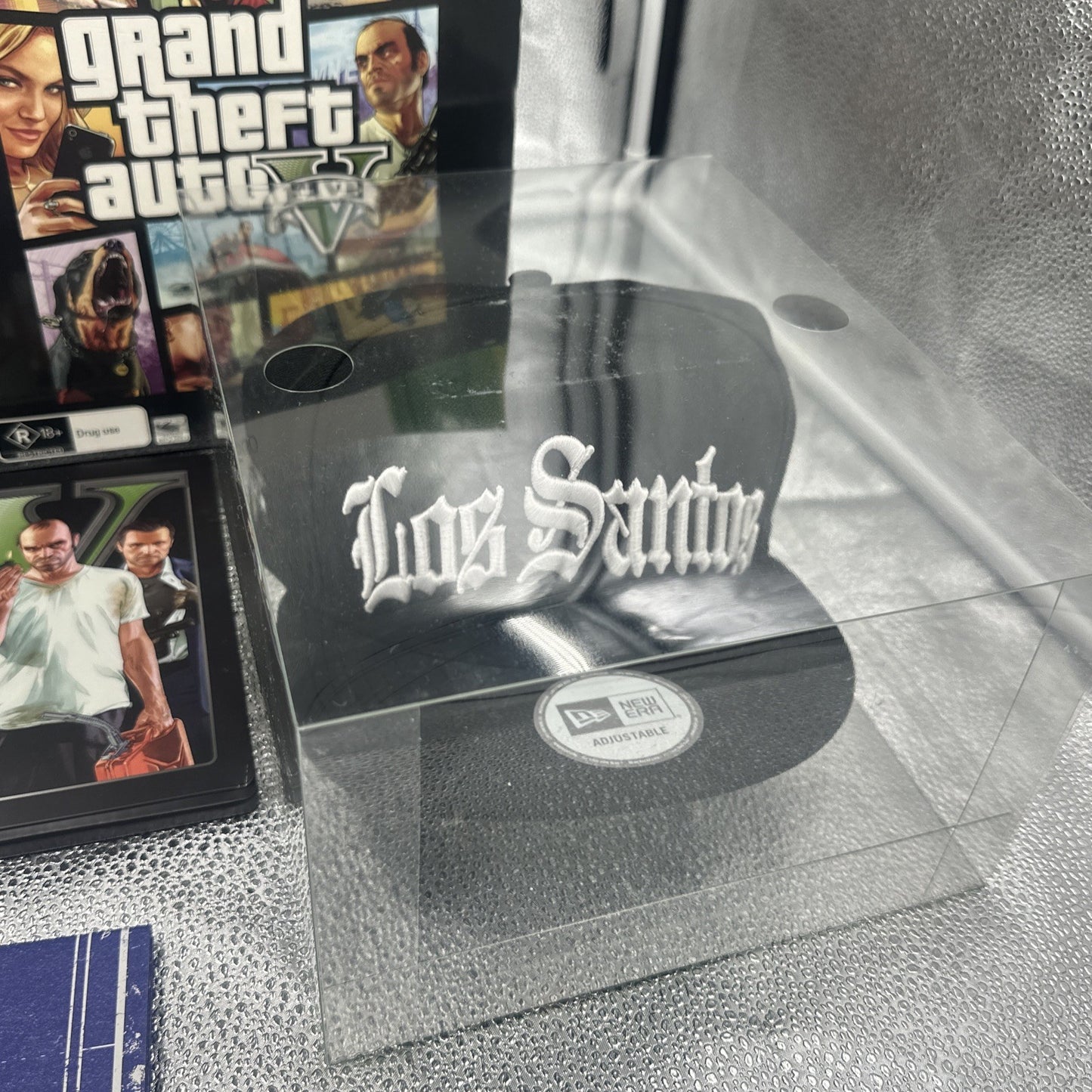 Grand Theft Auto V Collector’s Edition Xbox 360 + New Era Hat + Money Bag GTA 5