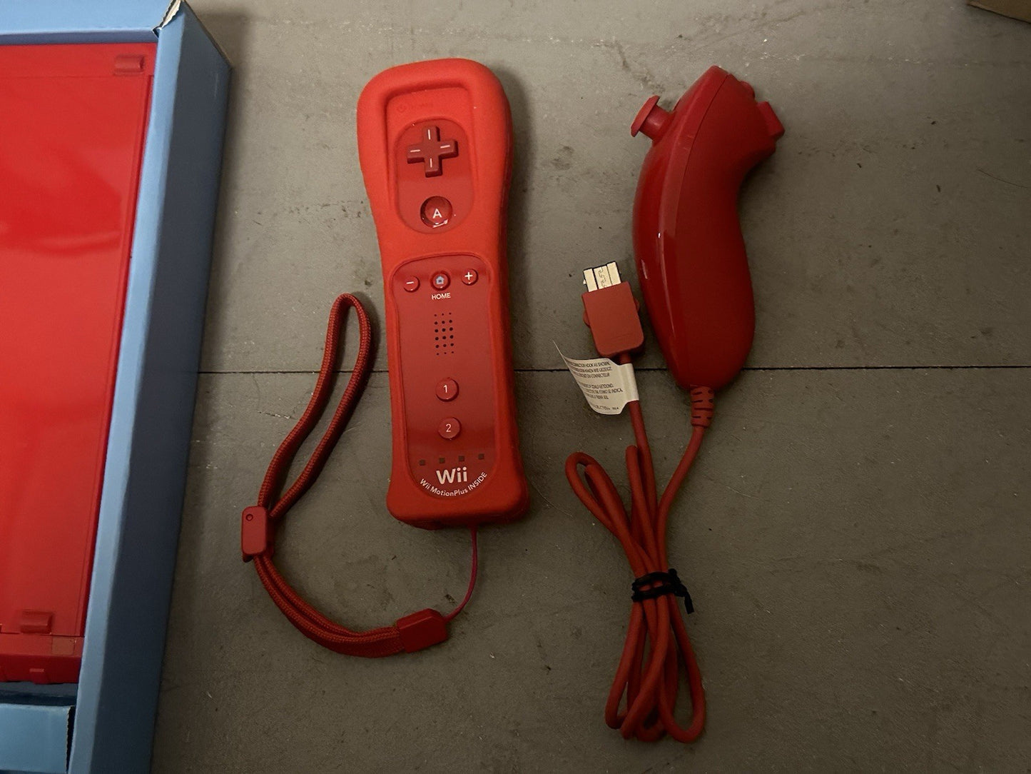 RedNintendo Wii Console Super Mario Bros 25th Anniversary Edition NTSC Complete