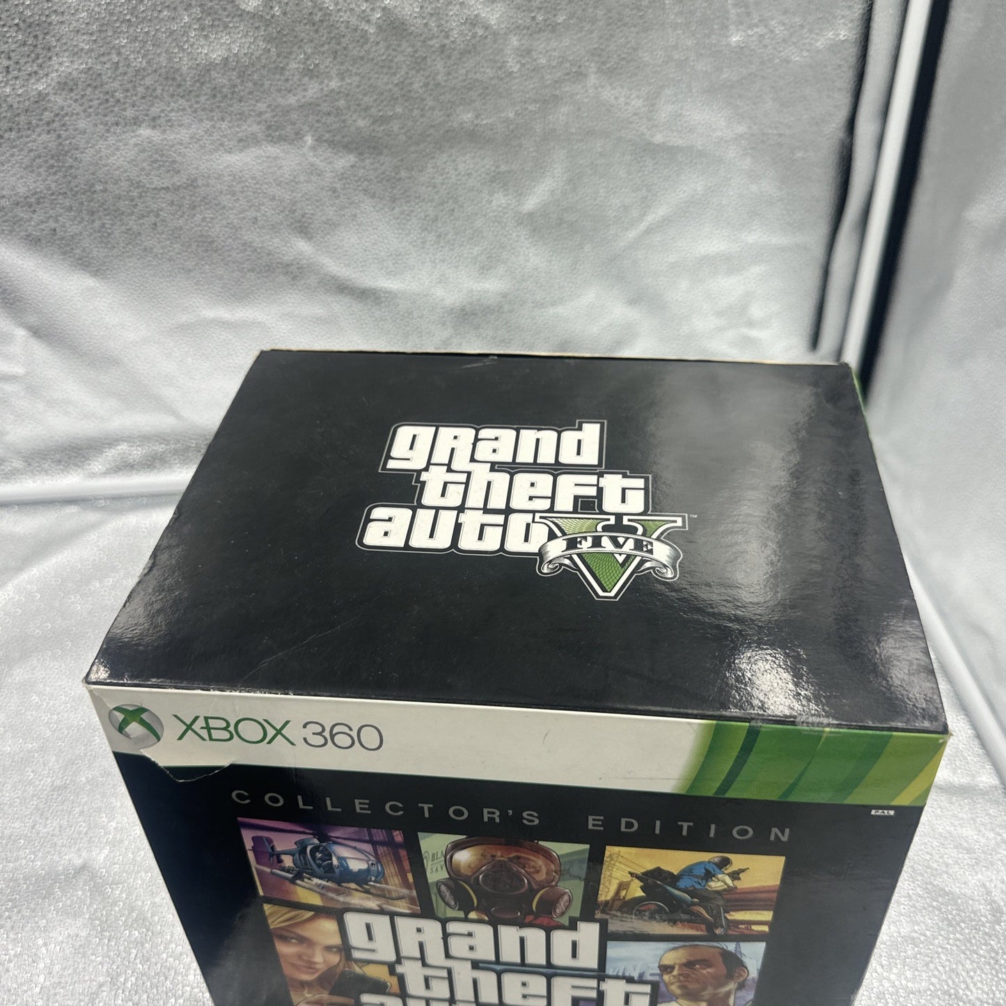 Grand Theft Auto V Collector’s Edition Xbox 360 + New Era Hat + Money Bag GTA 5